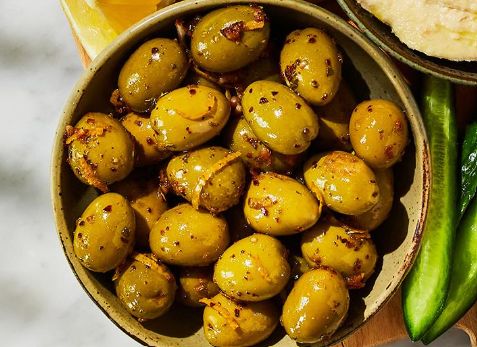 Olives vertes marinées